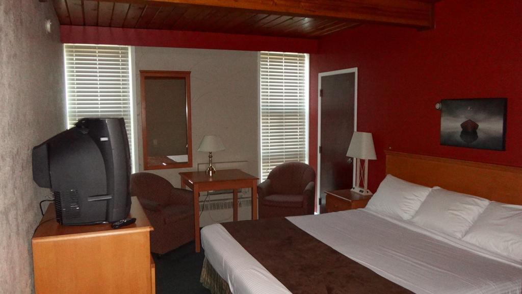 Grizz Hotel Revelstoke Camera foto