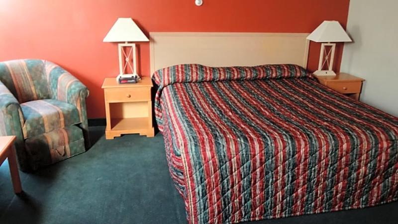 Grizz Hotel Revelstoke Esterno foto