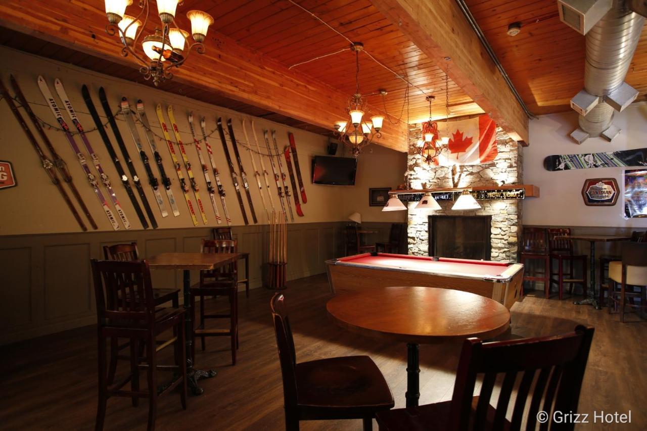 Grizz Hotel Revelstoke Esterno foto